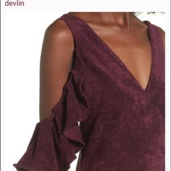 Devlin | NWT wine ruffle cold shoulder dress - Picture 9 of 9